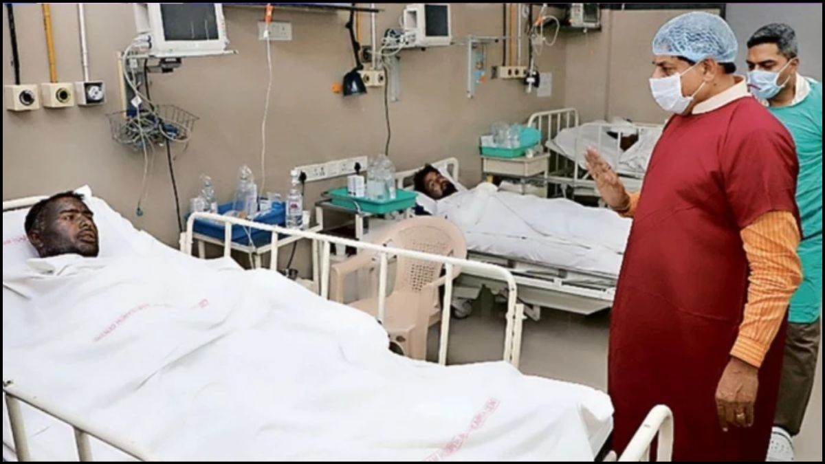 देवास पटाखा फैक्ट्री हादसा: अस्पताल में भर्ती 3 मरीजों की हालत गंभीर, नली के जरिए दिया जा रहा पोषण