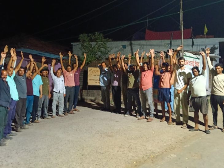 नरसिंहपुर के बिजोरा में अब नेताओं की नो-एंट्री:  पेयजल संकट से परेशान ग्रामीणों का फैसला; बोले- अब पानी नहीं तो वोट नहीं – Narsinghpur News