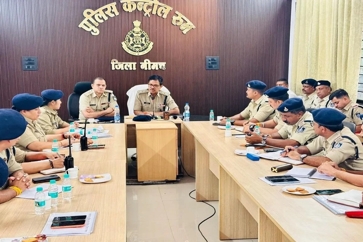 पद ग्रहण करते ही नीमच एसपी राजेश व्यास का एक्शन: अपराध पर जीरो टॉलरेंस के निर्देश | Neemuch Latest Hindi News