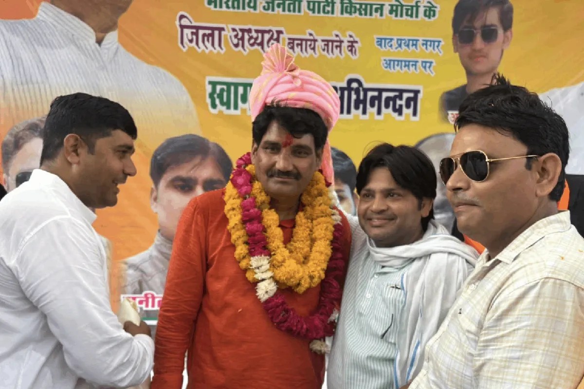 पीएम मोदी की अपील के बावजूद 100 कारों का काफिला निकाला, भाजपा ने कर दी नेताजी की छुट्टी | Bhind Bjp Leader Removed After 100 Car Rally Ignores Pm Modi Fuel Saving Appeal