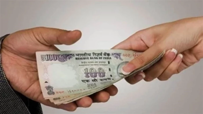 रीवा की त्योंथर तहसील में लोकायुक्त का छापा, 9500 की रिश्वत लेते बाबू गिरफ्तार