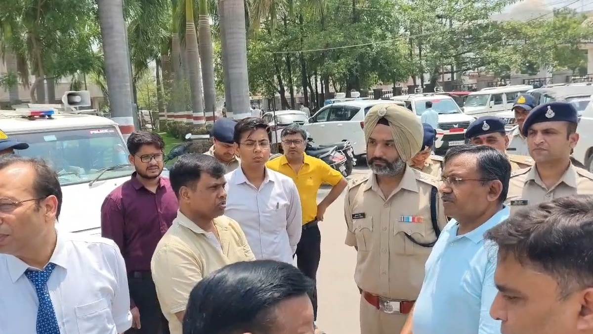 रीवा में सागर से प्रवास पर आई 3 महिला धर्मगुरुओं को कार ने कुचला, एक की मौत,दो गंभीर घायल