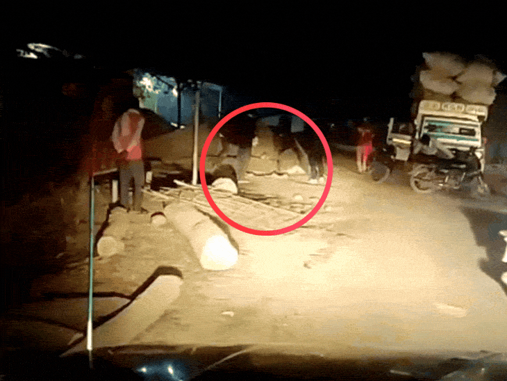 सूरत मेट्रो में सिक्योरिटी गार्ड बन छिपे 3 आरोपी गिरफ्तार:  40 से ज्यादा डंडों से पीट-पीटकर मार डाला ; मेले से शुरू हुआ था विवाद – Rewa News
