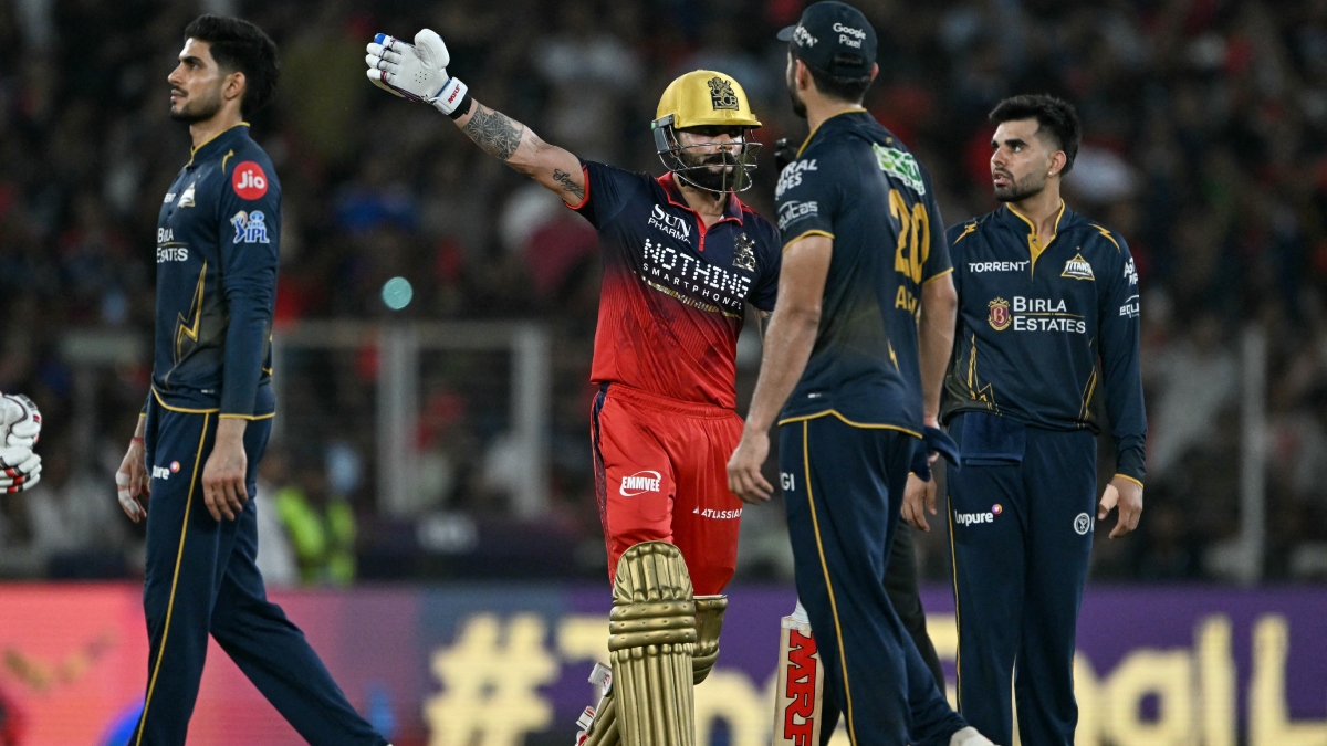 'ट्रॉफी आवा दे', RCB को चैंपियन बनाने के बाद विराट कोहली ने GT पर कसा मजेदार तंज 'ट्रॉफी आवा दे', RCB को चैंपियन बनाने के बाद विराट कोहली ने GT पर कसा मजेदार तंज