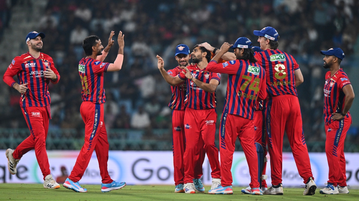 IND vs AFG: LSG के गेंदबाज का टीम इंडिया में डेब्यू, उप-कप्तान अय्यर ने सौंपी कैप IND vs AFG: LSG के गेंदबाज का टीम इंडिया में डेब्यू, उप-कप्तान अय्यर ने सौंपी कैप