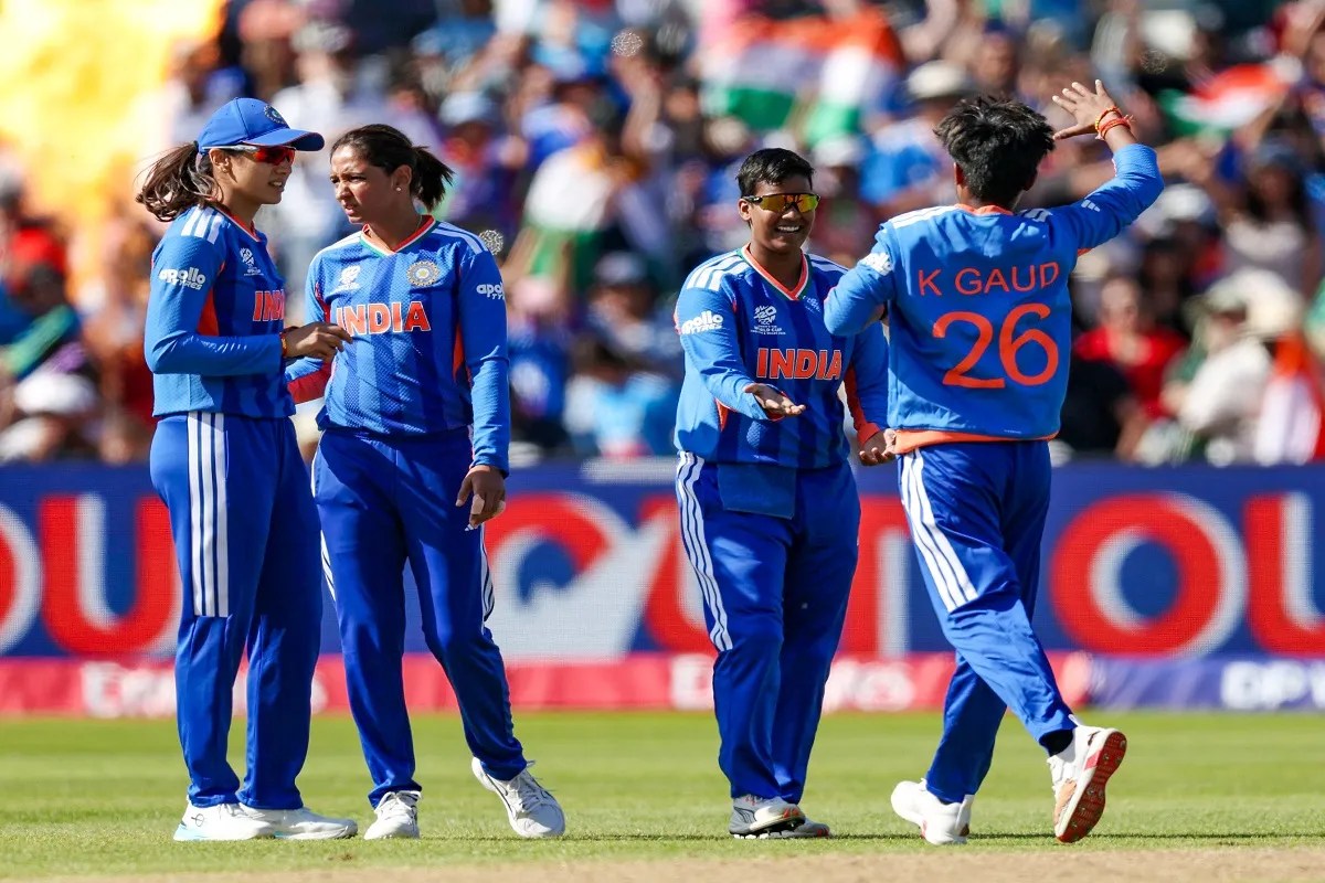 IND vs PAK: स्मृति मंधाना के तूफानी अर्धशतक के बाद दीप्ति शर्मा का पंजा, भारत ने पाकिस्तान को 64 रन से हराया IND vs PAK: स्मृति मंधाना के तूफानी अर्धशतक के बाद दीप्ति शर्मा का पंजा, भारत ने पाकिस्तान को 64 रन से हराया