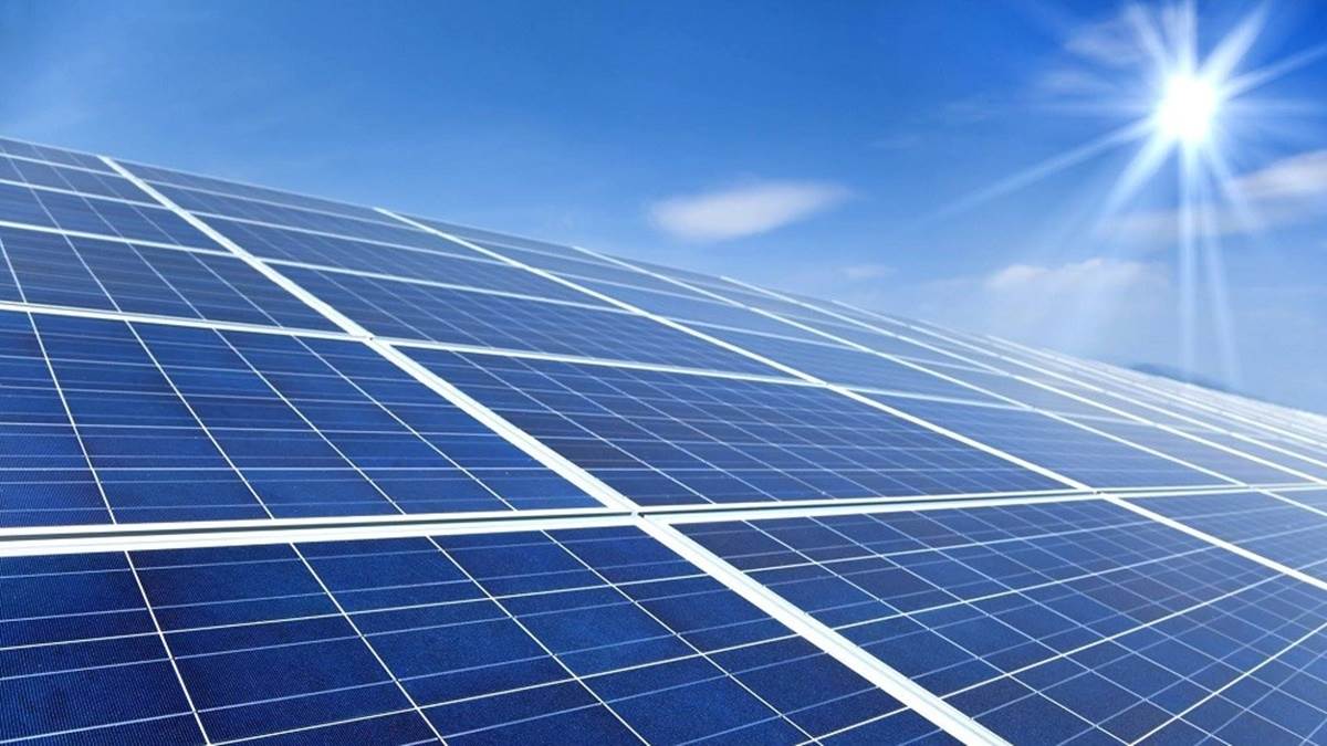 इंदौर का नवाचार : जलूद में 60 मेगावाट सोलर पावर प्लांट शुरू, हर महीने बच रहे पांच करोड़ रुपये