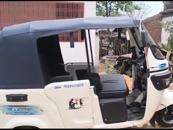 उमरिया में नशीली सिरप की 120 शीशी जब्त: अंतरराज्यीय गिरोह के चार आरोपी गिरफ्तार, पुलिस ने घेराबंदी कर पकड़ा – Umaria News उमरिया में नशीली सिरप की 120 शीशी जब्त: अंतरराज्यीय गिरोह के चार आरोपी गिरफ्तार, पुलिस ने घेराबंदी कर पकड़ा – Umaria News