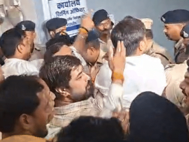 मीनाक्षी घबराकर बाहर भागी, सीनियर नेताओं को बुलाया:  कांग्रेस प्रत्याशी के नामांकन रद्द होने की इनसाइड स्टोरी, एक्सपर्ट बोले- रिटर्निंग ऑफिसर का फैसला सही नहीं – Madhya Pradesh News