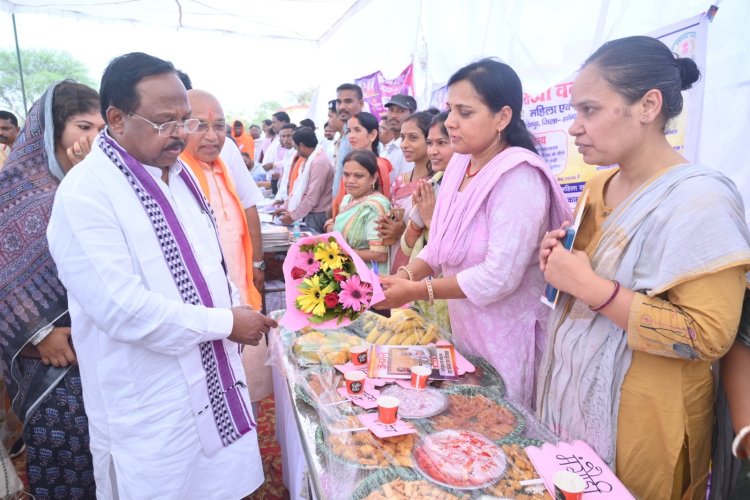 मोरगा में उमड़ा जनसैलाब, प्रभारी मंत्री रामविचार नेताम ने सुनीं समस्याएं, मौके पर मिला समाधान, मोरगा में उमड़ा जनसैलाब, प्रभारी मंत्री रामविचार नेताम ने सुनीं समस्याएं, मौके पर मिला समाधान,