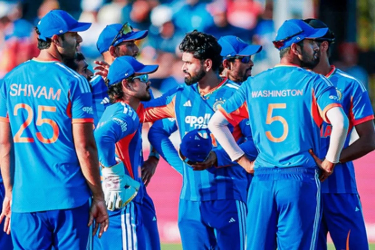 ENG vs IND: इंग्लैंड ने पांचवें T20 मैच में भारत को 56 रन से हराकर 4-0 से जीती सीरीज़, गेंदबाजों ने जमकर लुटाए रन और बल्लेबाजों ने फिर किया निराश ENG vs IND: इंग्लैंड ने पांचवें T20 मैच में भारत को 56 रन से हराकर 4-0 से जीती सीरीज़, गेंदबाजों ने जमकर लुटाए रन और बल्लेबाजों ने फिर किया निराश