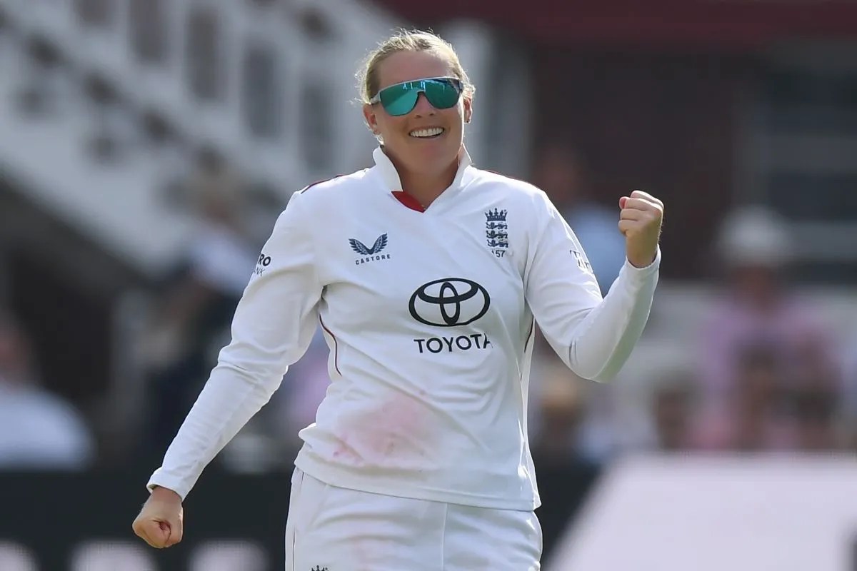 Eng W vs Ind W Only Test: सोफी एक्लेस्टोन के पास इतिहास रचने का मौका, 2 विकेट लेते तोड़ देंगी झूलन गोस्वामी का रिकॉर्ड Eng W vs Ind W Only Test: सोफी एक्लेस्टोन के पास इतिहास रचने का मौका, 2 विकेट लेते तोड़ देंगी झूलन गोस्वामी का रिकॉर्ड