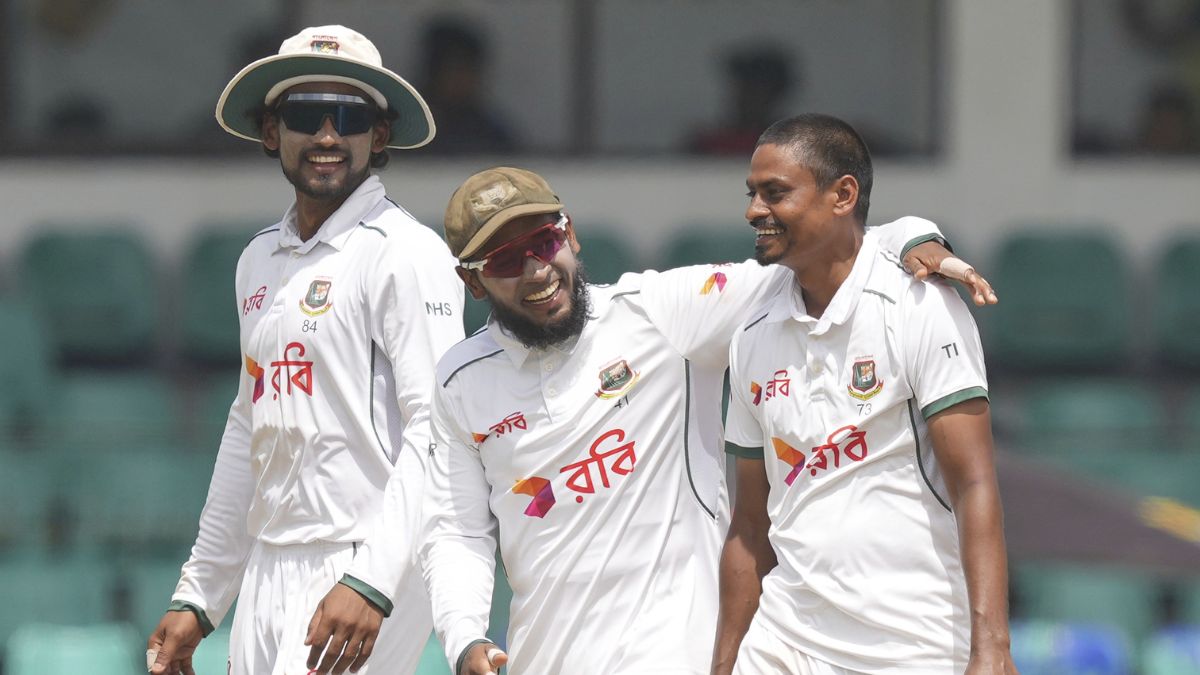 ऑस्ट्रेलिया टेस्ट सीरीज के लिए बांग्लादेश ने किया स्क्वॉड का ऐलान, मुश्फिक हसन को पहली बार मिला मौका ऑस्ट्रेलिया टेस्ट सीरीज के लिए बांग्लादेश ने किया स्क्वॉड का ऐलान, मुश्फिक हसन को पहली बार मिला मौका