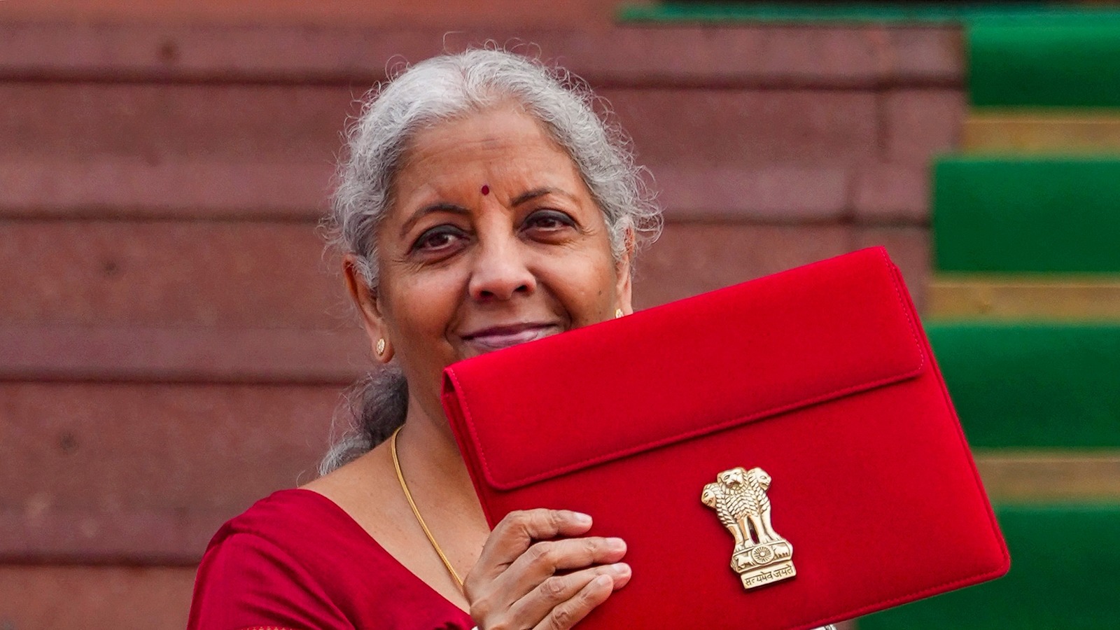 टैक्स पर मिडिल क्लास को कैसे होगा फायदा, खत्म हो जाएगा ओल्ड टैक्स का सिस्टम? वित्त मंत्री ने समझाया