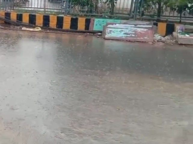 मुरैना में सुबह से रिमझिम बारिश: भीषण उमस भरी गर्मी से राहत, किसानों को बोवनी में भी होगी मदद – Morena News मुरैना में सुबह से रिमझिम बारिश: भीषण उमस भरी गर्मी से राहत, किसानों को बोवनी में भी होगी मदद – Morena News
