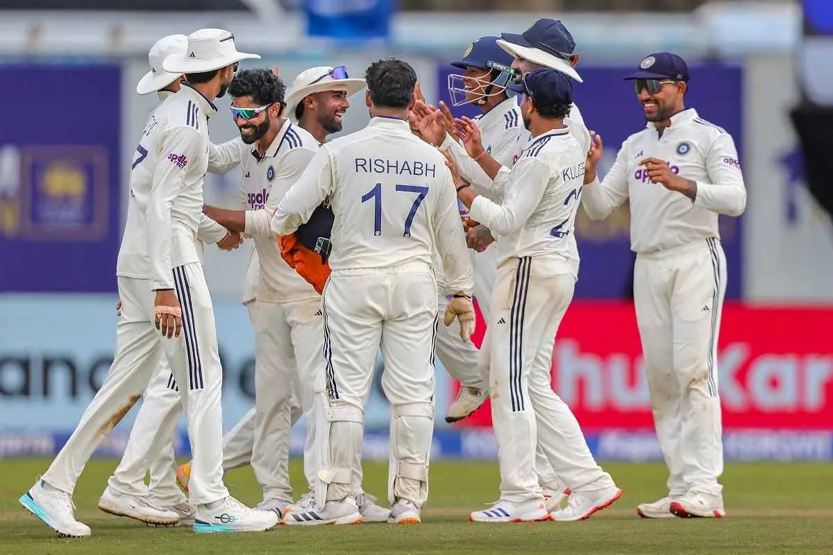 IND vs SL: गॉल में भारतीय स्पिनरों का जोरदार प्रदर्शन, श्रीलंका 284 पर ढेर, सोनल दिनुशा ने ठोका शतक IND vs SL: गॉल में भारतीय स्पिनरों का जोरदार प्रदर्शन, श्रीलंका 284 पर ढेर, सोनल दिनुशा ने ठोका शतक