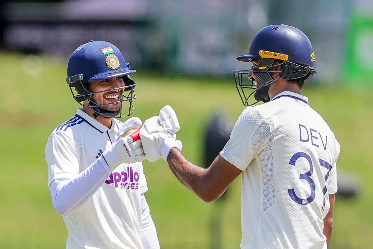 IND vs SL: पहले दिन के तीनों सेशन भारत ने जीते, देवदत्त पडिक्कल के शतक की बदौलत भारत का स्कोर 300/5