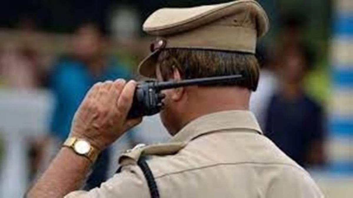 करोड़ों का काम छोड़कर भागे इंदौर से भागे नाना और भरत पटवारी के साथी, पुलिस को 25 से ज्यादा की तलाश करोड़ों का काम छोड़कर भागे इंदौर से भागे नाना और भरत पटवारी के साथी, पुलिस को 25 से ज्यादा की तलाश