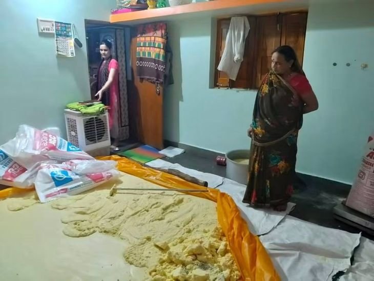 खाद्य विभाग की कार्रवाई, 3.61 लाख की सामग्री जब्त:  लखनादौन में दो जगह छापे, मिठाई के लिए सैंपल – Seoni News