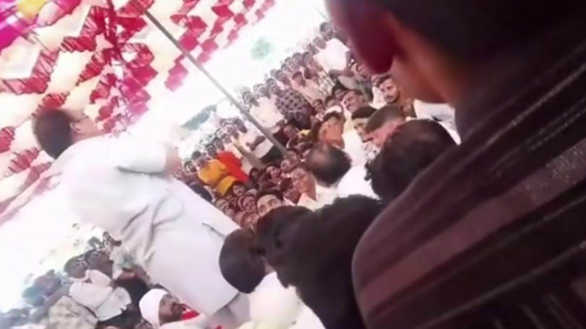 ‘डाक बंगले पर महिलाओं को भेजते हैं…’, Video बनाकर फंसाने की साजिश, विधायक प्रीतम लोधी के बयान से हंगामा ‘डाक बंगले पर महिलाओं को भेजते हैं…’, Video बनाकर फंसाने की साजिश, विधायक प्रीतम लोधी के बयान से हंगामा
