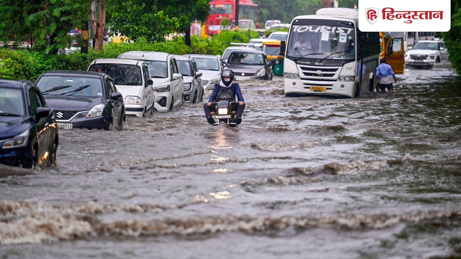 दिल्ली में आज कैसा मौसम? बंगाल की खाड़ी में हलचल से खूब बरसे बदरा, कल का भी हाल दिल्ली में आज कैसा मौसम? बंगाल की खाड़ी में हलचल से खूब बरसे बदरा, कल का भी हाल