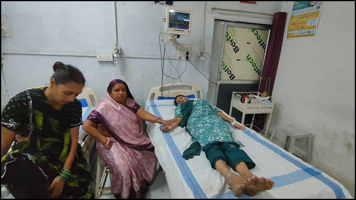 नागदेवता के दर्शन कर रही महिला को सांप ने डसा, अस्पताल में भर्ती, सपेरे को पकड़कर ले गई पुलिस