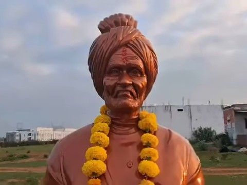 पिछोर में फिर बिना अनुमति लगी महापुरुष की प्रतिमा: रातों-रात स्थापित हुई स्वामी ब्रह्मानंद लोधी की मूर्ति,जांच में जुटी पुलिस – Shivpuri News पिछोर में फिर बिना अनुमति लगी महापुरुष की प्रतिमा: रातों-रात स्थापित हुई स्वामी ब्रह्मानंद लोधी की मूर्ति,जांच में जुटी पुलिस – Shivpuri News