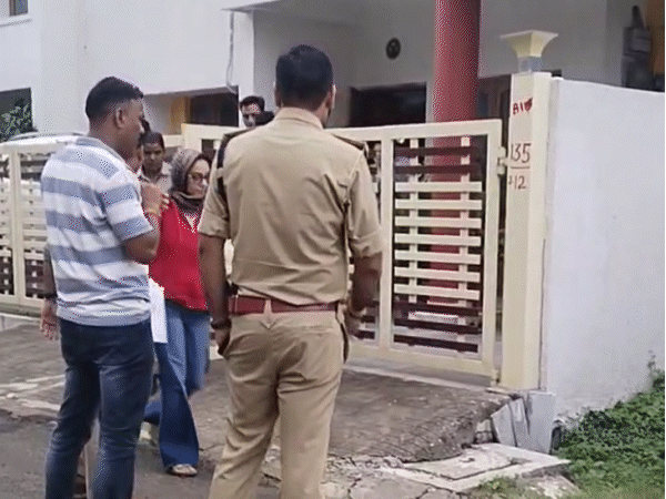 फर्जी IAS तृप्ति और भाई को भोपाल लाई चंदेरी पुलिस:  बागमुगालिया स्थित घर से फर्जी CBI का कार्ड, लेटरहेड और कई अहम दस्तावेज मिले – Bhopal News