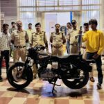 सिवनी में पटाखे जैसी आवाज वाले साइलेंसर जब्त:  मॉडिफाइड साइलेंसर वाली बुलेट पर पुलिस की कार्रवाई; चालकों को चेतावनी – Seoni News