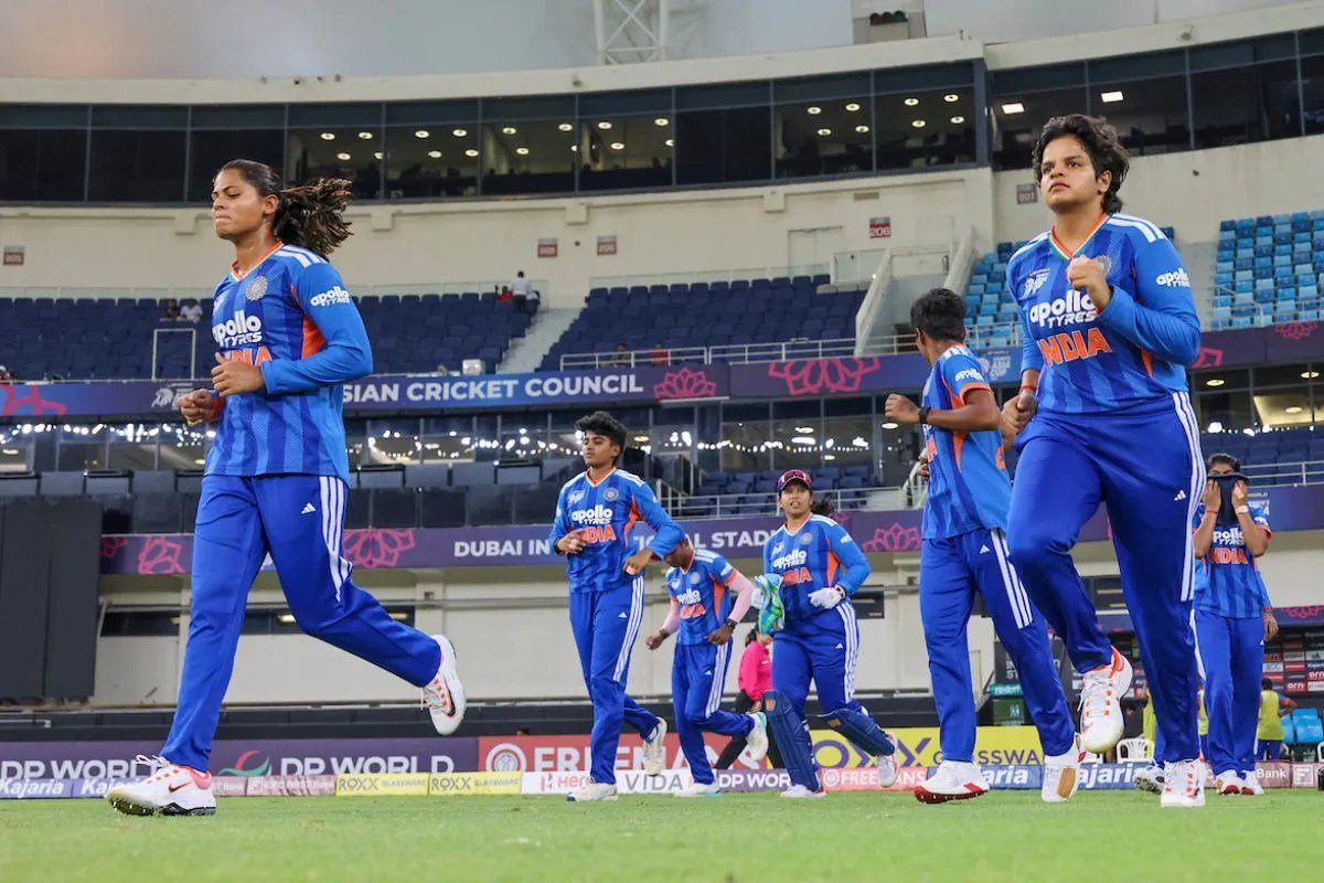 Women’s Asia Cup: पाकिस्तान के खिलाफ मुकाबले से पहले टीम इंडिया को मिला सेमीफाइनल का टिकट, हांगकांग को बुरी तरह रौंदा