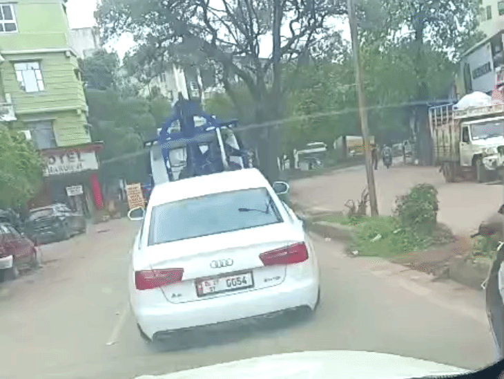 ड्रोन से निगरानी के बाद जुए की फड़ पर छापा: एक किमी दूर तक कैमरों से नजर, पुलिस पहुंचने से पहले जुआरी भागे – Bhopal News ड्रोन से निगरानी के बाद जुए की फड़ पर छापा: एक किमी दूर तक कैमरों से नजर, पुलिस पहुंचने से पहले जुआरी भागे – Bhopal News