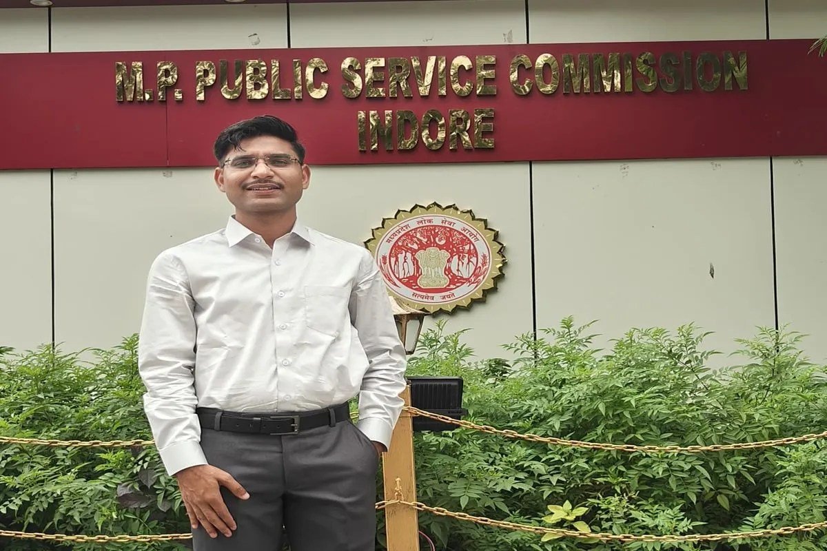 दादा की प्रेरणा काम आई पाटीदार ने प्रदेश में चौथी रैंक पाई | Grandfather Inspiration Paid Off Patidar Secured The 4th Rank In The State