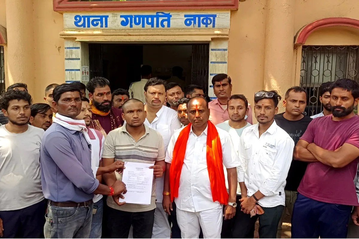 बुरहानपुर में गणेश प्रतिमा पर पथराव का आरोप, हिंदू संगठनों ने दर्ज कराई FIR | Burhanpur Ganesh Idol Stone Pelting Allegation Hindu Organizations Lodge Fir