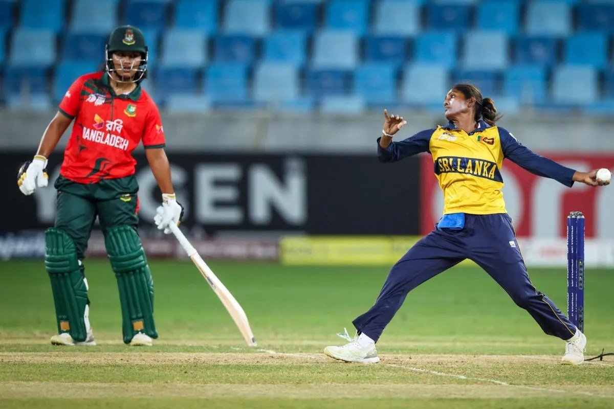 भारत के बाद श्रीलंका ने Women’s Asia Cup 2026 के सेमीफाइनल में बनाई जगह, बांग्लादेश को हराकर दर्ज की हैट्रिक जीत भारत के बाद श्रीलंका ने Women’s Asia Cup 2026 के सेमीफाइनल में बनाई जगह, बांग्लादेश को हराकर दर्ज की हैट्रिक जीत