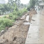भोपाल में जमीन धंसी, कई कारें दबीं, बिल्डिंगों पर भी मंडराया खतरा | Land Subsidence At The Mouth Of The Kaliasot River In Bhopal
