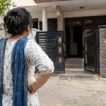 Gwalior Crime: पति के फोन में आए पत्नी के प्राइवेट फोटो-वीडियो, भड़की महिला पहुंची एक्स के घर, युवक को किया घायल | Gwalior Ex Boyfriend Blackmailing Case Married Women Attacked