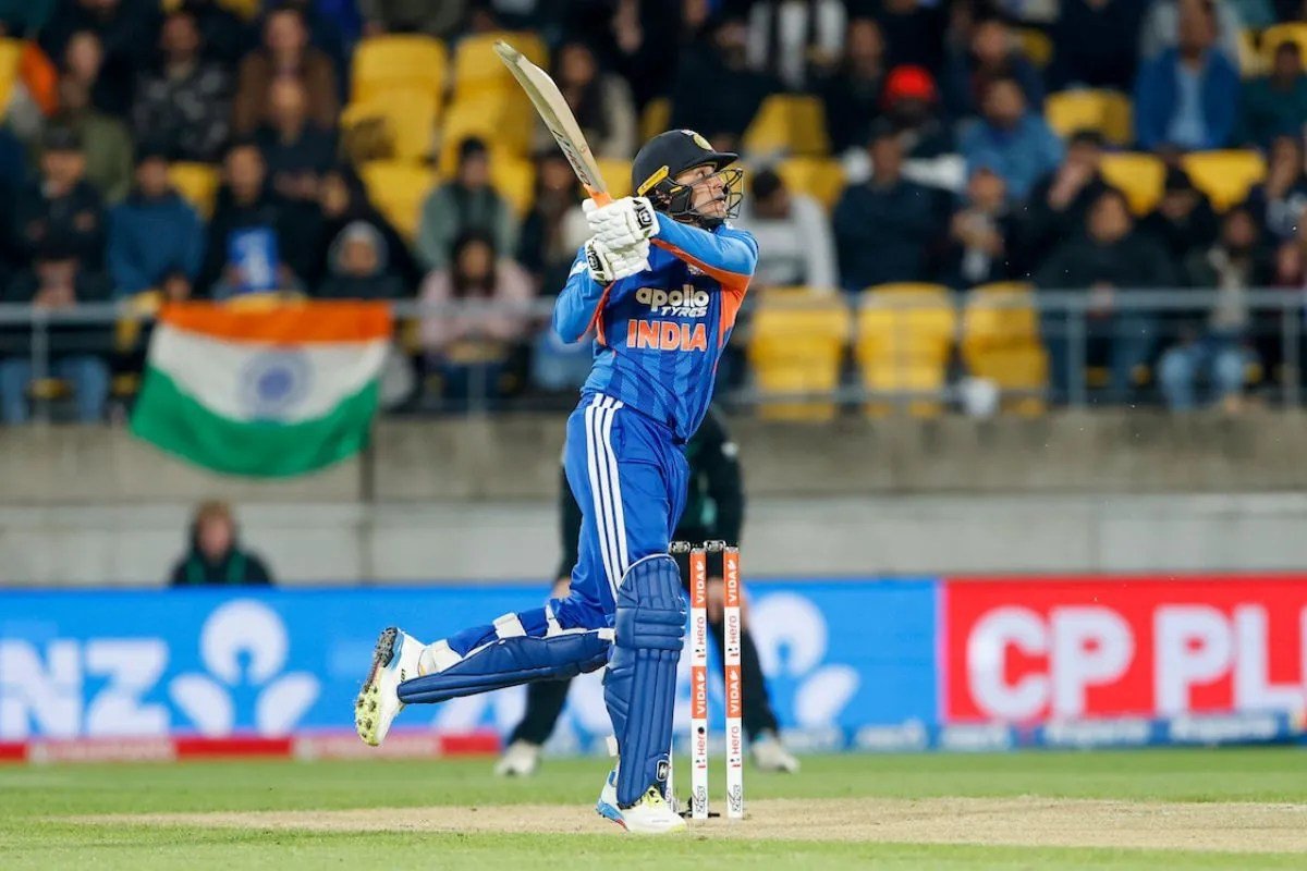 IND vs NZ: चौथे टी20 में अभिषेक शर्मा बना सकते हैं ‘महारिकॉर्ड’, इतिहास पलटने के लिए चाहिए सिर्फ 40 रन IND vs NZ: चौथे टी20 में अभिषेक शर्मा बना सकते हैं ‘महारिकॉर्ड’, इतिहास पलटने के लिए चाहिए सिर्फ 40 रन