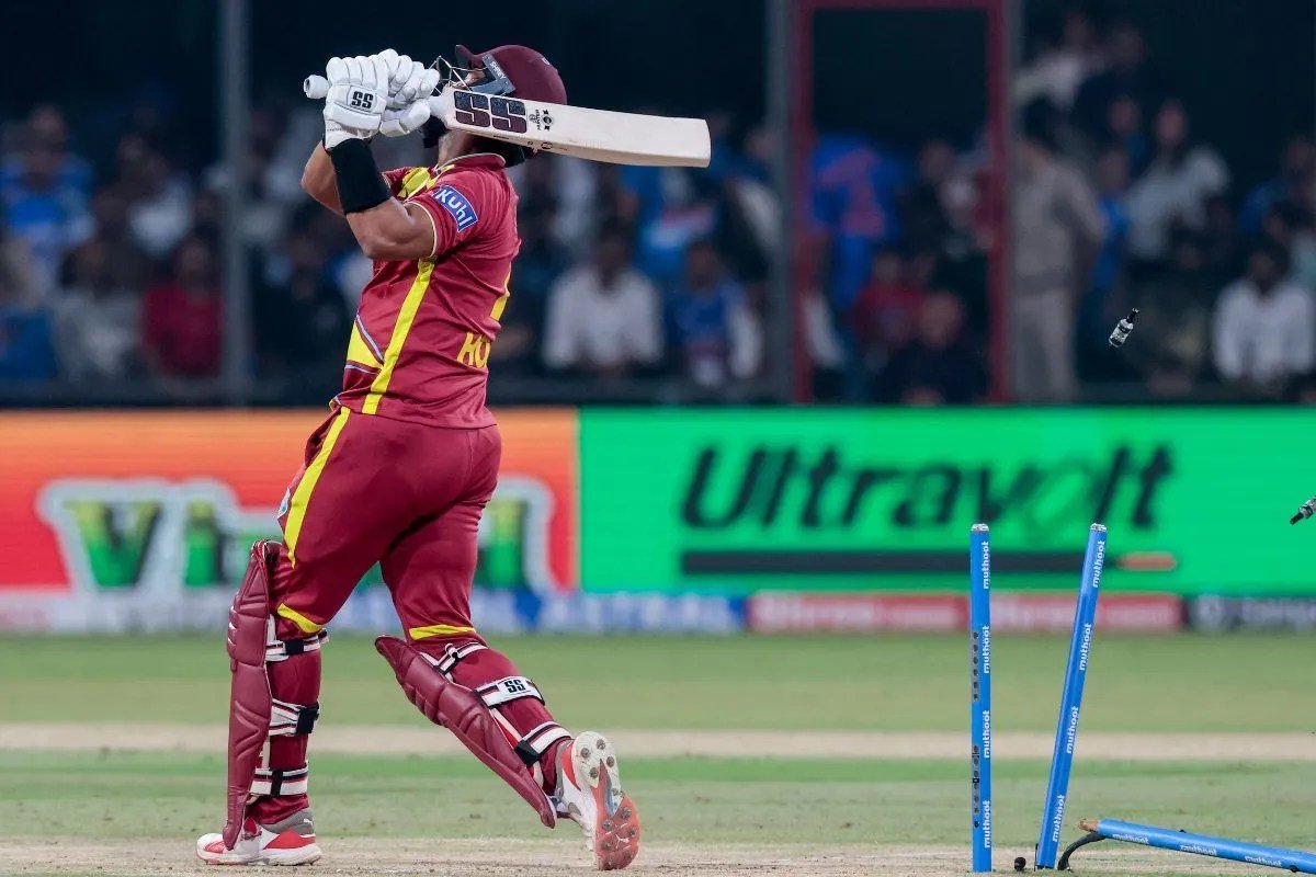 IND vs WI 3rd T20: इंदौर में भारतीय गेंदबाजों का पलटवार, ऑलआउट होने के बावजूद वेस्टइंडीज को चटाई धूल IND vs WI 3rd T20: इंदौर में भारतीय गेंदबाजों का पलटवार, ऑलआउट होने के बावजूद वेस्टइंडीज को चटाई धूल