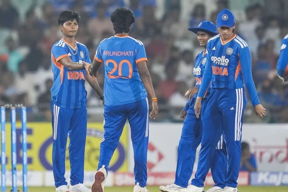 INDW vs ZIMW: पहली 36 में से 29 गेंद डॉट, स्मृति मंधाना एंड कंपनी ने बना डाला अनोखा रिकॉर्ड INDW vs ZIMW: पहली 36 में से 29 गेंद डॉट, स्मृति मंधाना एंड कंपनी ने बना डाला अनोखा रिकॉर्ड