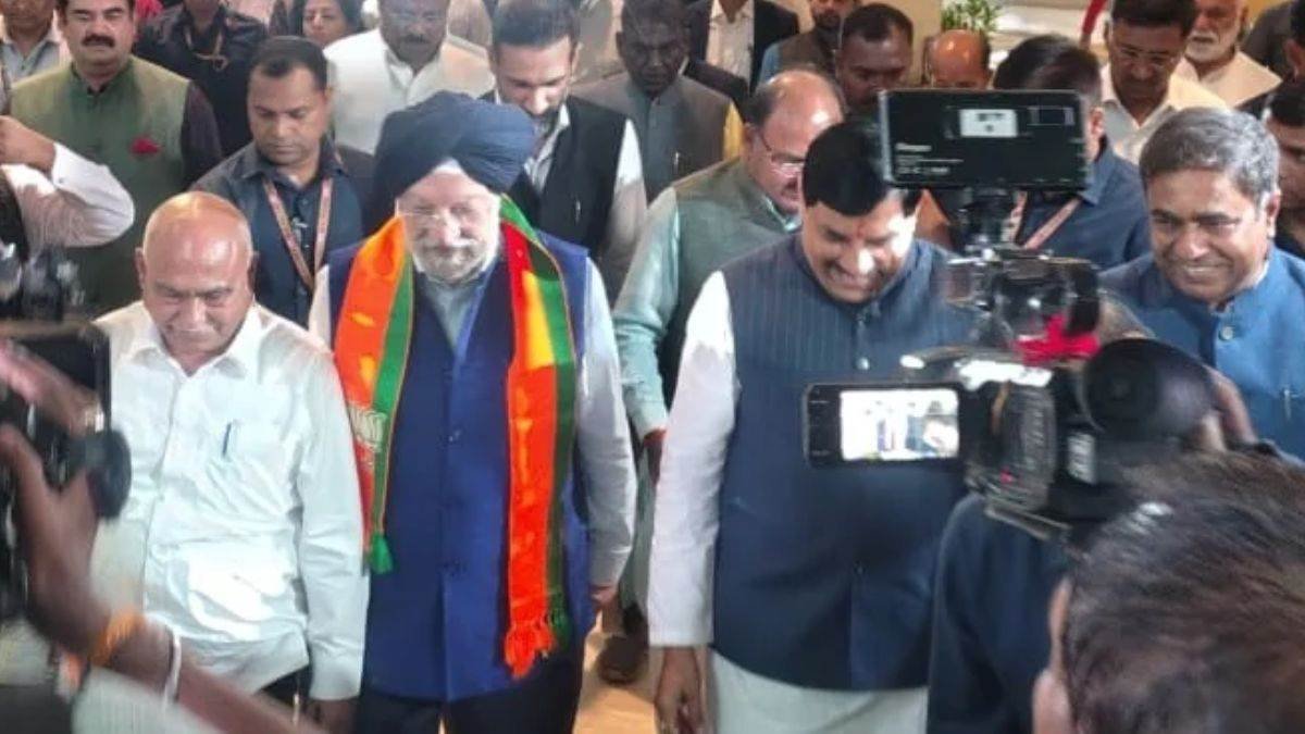 MP Rajya Sabha: नामांकन दाखिल करने CM के साथ विधानसभा पहुंचे हरदीप सिंह पुरी