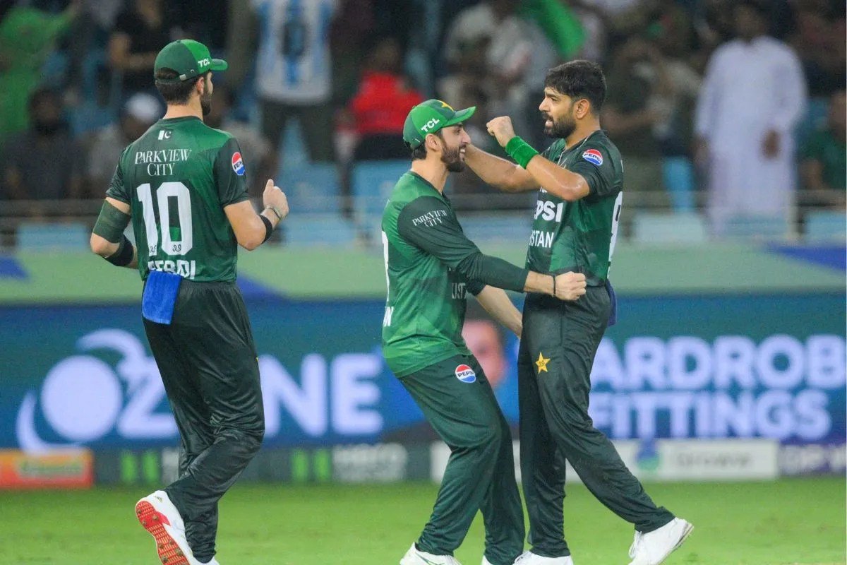 PAK vs SL 1st ODI: 44वें ओवर में हारिस रऊफ ने पलटा मैच, श्रीलंका को ट्राई सीरीज के पहले मुकाबले में पाकिस्तान ने हराया PAK vs SL 1st ODI: 44वें ओवर में हारिस रऊफ ने पलटा मैच, श्रीलंका को ट्राई सीरीज के पहले मुकाबले में पाकिस्तान ने हराया