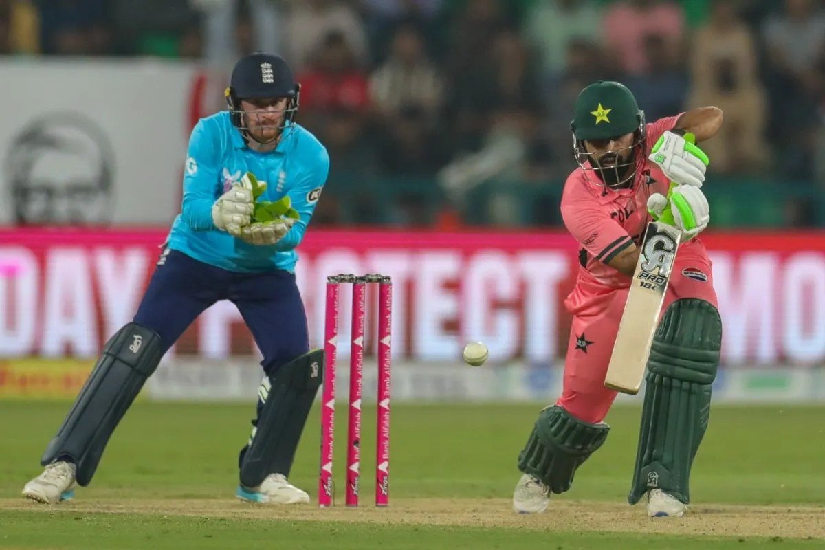 PAK vs SL: इंग्लैंड के खिलाफ ऐतिहासिक जीत के बावजूद बदलेगी पाकिस्तान की प्लेइंग 11, एक और तूफानी बल्लेबाज की एंट्री