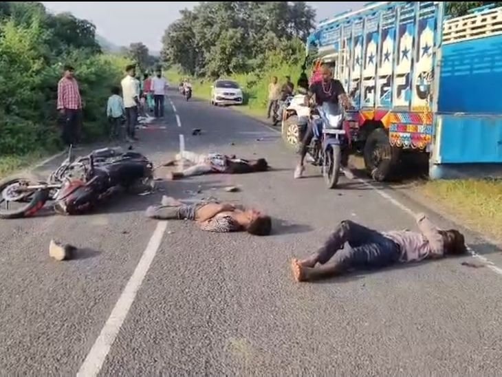 उमरिया में बाइकों की भिड़ंत, दो युवकों की मौत: तीन युवक गंभीर, करकेली मार्ग पर हादसा; घुलघुली की ओर जा रहे थे – Umaria News उमरिया में बाइकों की भिड़ंत, दो युवकों की मौत: तीन युवक गंभीर, करकेली मार्ग पर हादसा; घुलघुली की ओर जा रहे थे – Umaria News