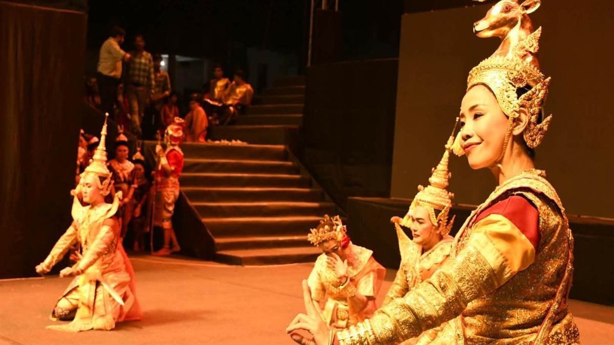 चित्रकूट में थाईलैंड की रामायण का मंचन, 15 मिनट की प्रस्तुति में थाई संस्कृति की झलक; देखें फोटो चित्रकूट में थाईलैंड की रामायण का मंचन, 15 मिनट की प्रस्तुति में थाई संस्कृति की झलक; देखें फोटो