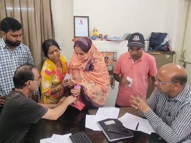 दंपती सेल्फॉस की गोली लेकर बिजली घर पहुंचे:  20 हजार जमा करने के बाद भी 22 हजार का बिल आया, विदिशा में परेशान परिवार – Vidisha News