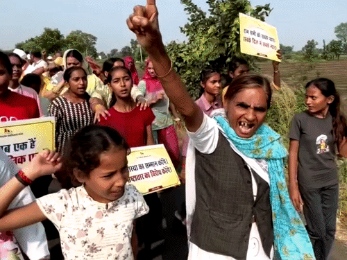 दिग्विजय सिंह की पदयात्रा पर NHRC का नोटिस: बच्चों से नारे लगवाने की शिकायत पर राष्ट्रीय मानव अधिकार आयोग ने मांगा जवाब – Bhopal News दिग्विजय सिंह की पदयात्रा पर NHRC का नोटिस: बच्चों से नारे लगवाने की शिकायत पर राष्ट्रीय मानव अधिकार आयोग ने मांगा जवाब – Bhopal News