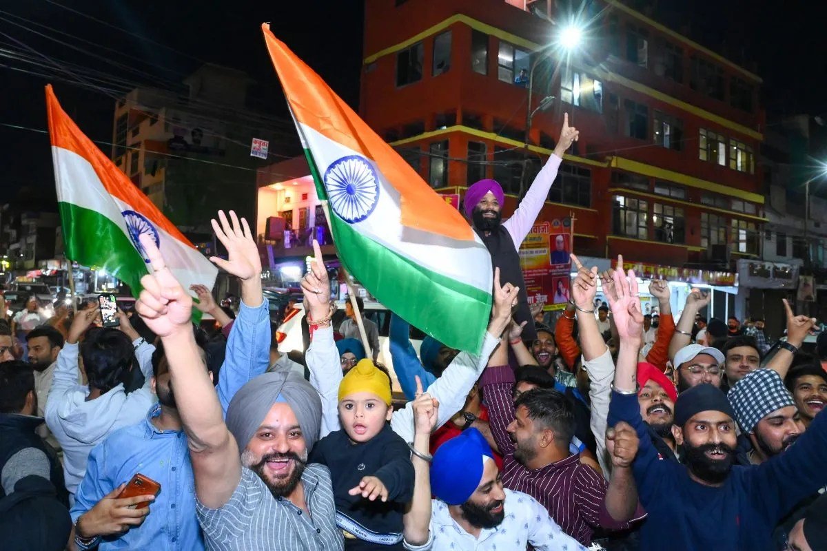 दिवाली से पहले 5 ओवर के मुकाबले में होगी भारत-पाकिस्तान की टक्कर, जानें कब और और खेला जाएगा मैच? दिवाली से पहले 5 ओवर के मुकाबले में होगी भारत-पाकिस्तान की टक्कर, जानें कब और और खेला जाएगा मैच?