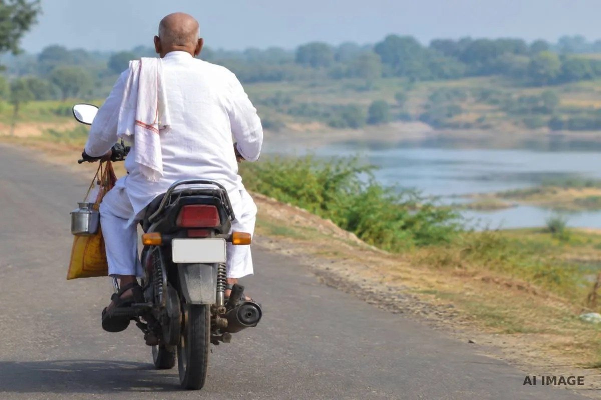 पन्ना में पिंडदान करने जा रहे बाइक सवार को ट्रक ने मारी टक्कर, मौत | Pind Daan Bike Rider Killed In Truck Accident पन्ना में पिंडदान करने जा रहे बाइक सवार को ट्रक ने मारी टक्कर, मौत | Pind Daan Bike Rider Killed In Truck Accident