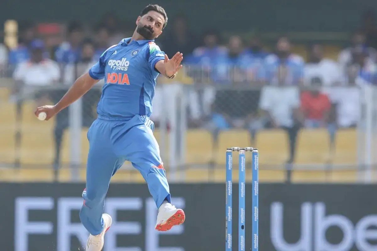 प्रसिद्ध कृष्णा के बाहर होने के बाद BCCI ने टीम इंडिया में किया बड़ा फेरबदल, आकिब नबी अब पांचों ODI के लिए टीम से जुड़े प्रसिद्ध कृष्णा के बाहर होने के बाद BCCI ने टीम इंडिया में किया बड़ा फेरबदल, आकिब नबी अब पांचों ODI के लिए टीम से जुड़े