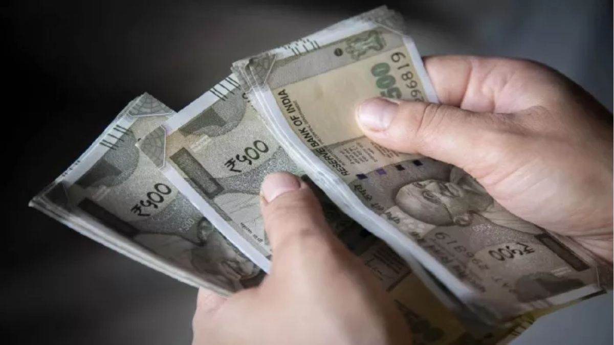 ‘प्रोबेशन पीरियड में 70, 80 और 90% वेतन देने का नियम गलत, मिलेगी पूरी न्यूनतम सैलरी’, एमपी हाई कोर्ट का बड़ा फैसला ‘प्रोबेशन पीरियड में 70, 80 और 90% वेतन देने का नियम गलत, मिलेगी पूरी न्यूनतम सैलरी’, एमपी हाई कोर्ट का बड़ा फैसला